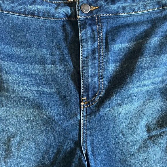 MOVING SALE
 🚨 Free People ultra large flare jeans size W 30 - Picture 7 of 7